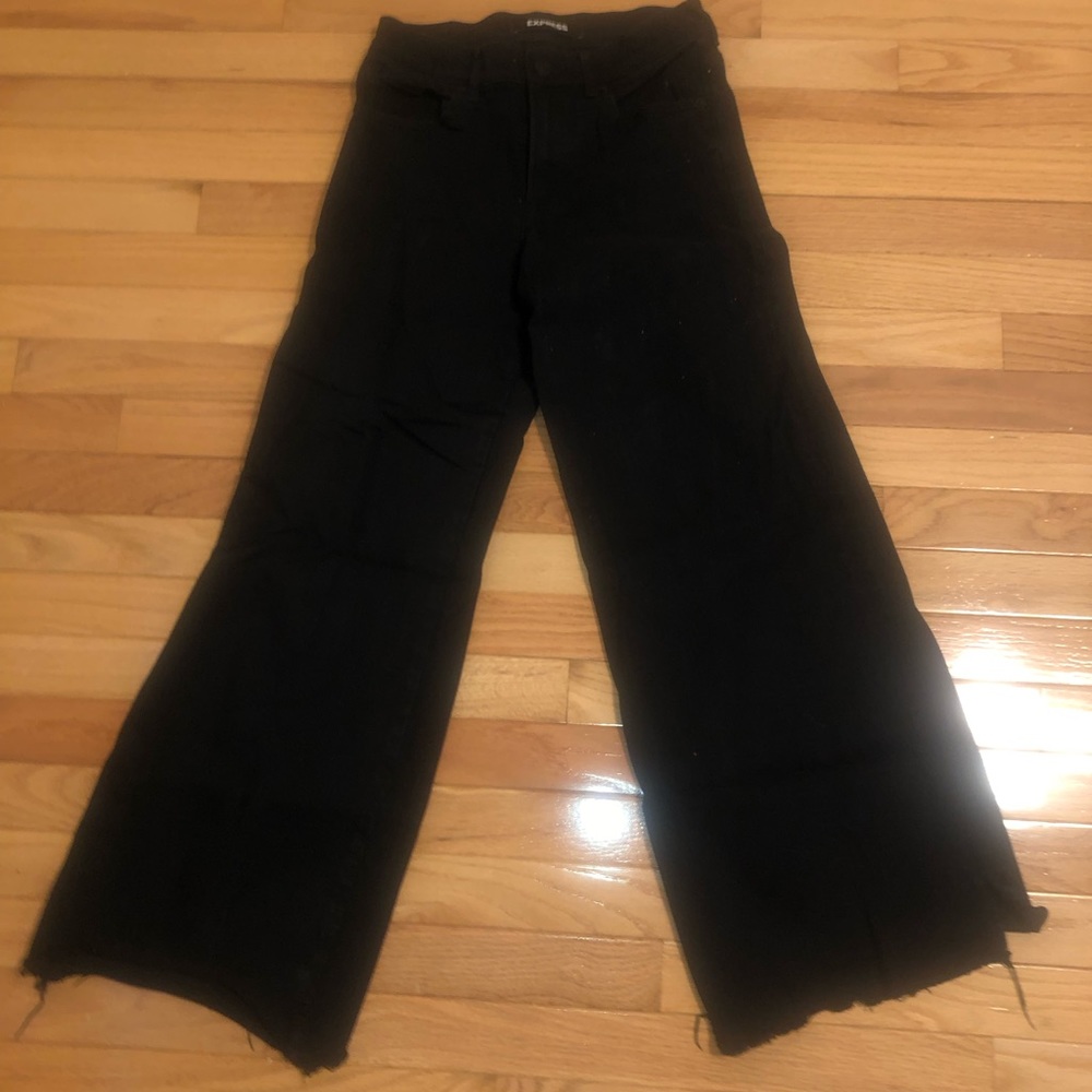 Express black wide leg jeans size 2 petite